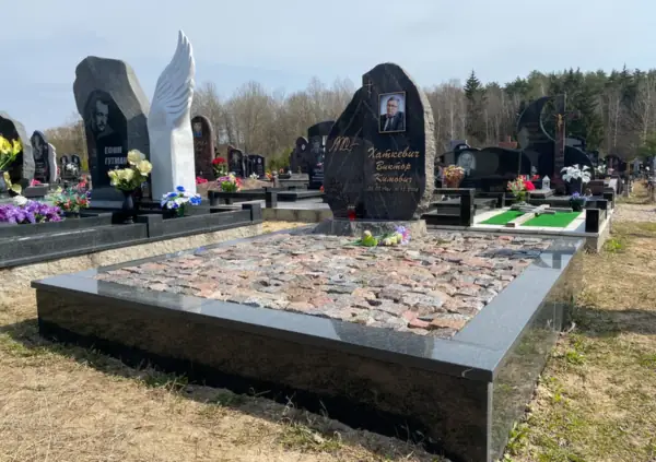 Комплекс з валуном - праца ПостКамень
